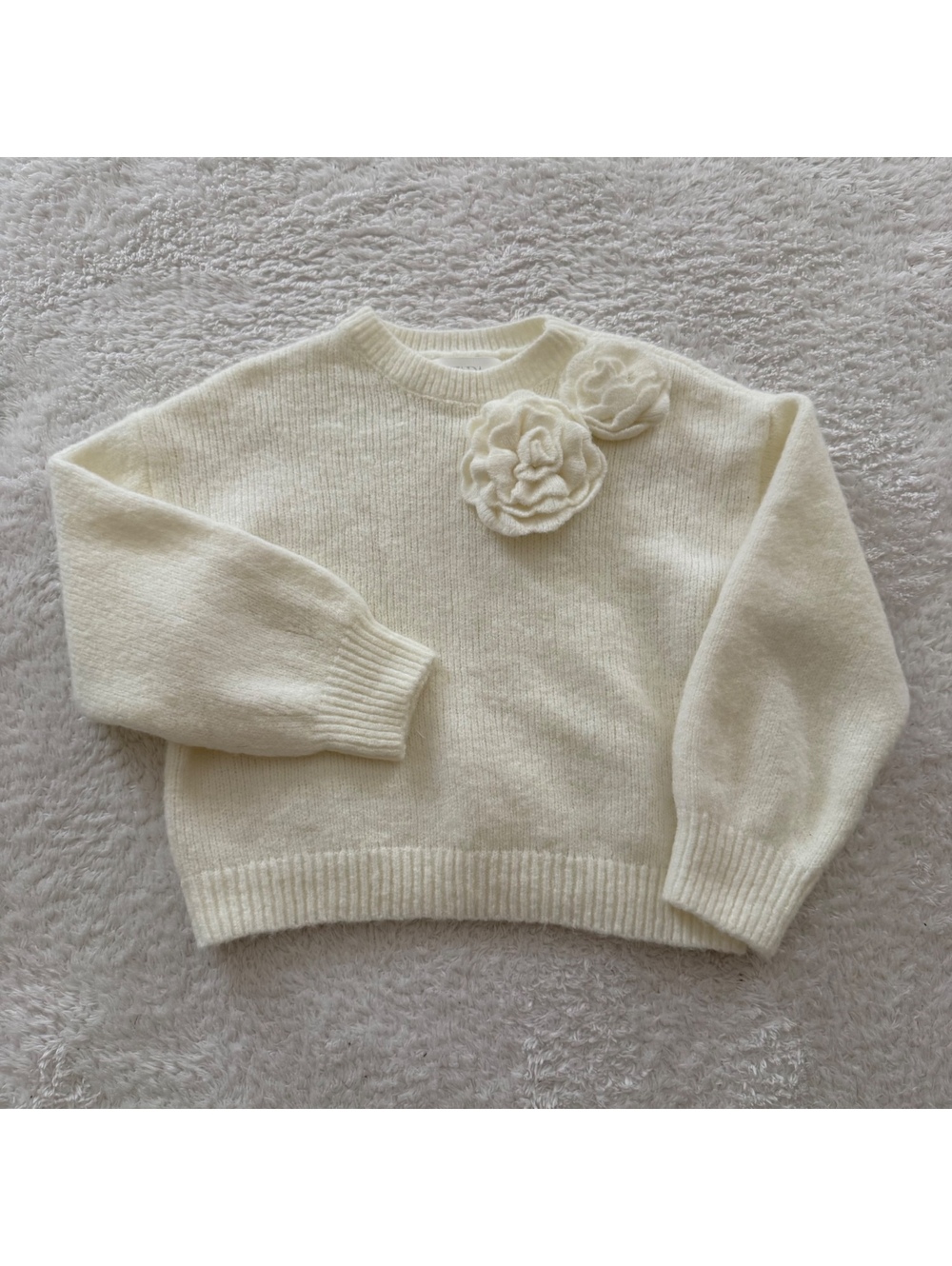 6/7 Zara Cozy Flower Knit Sweater